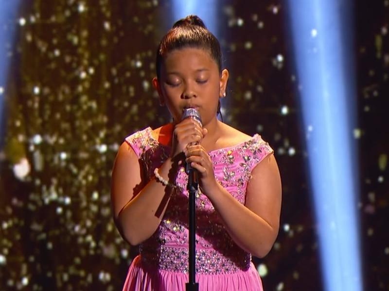 Elha Nympha the hien hit 'Chandelier' hinh anh