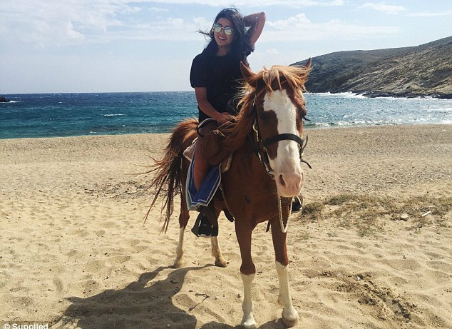 vay tien di du lich anh 2