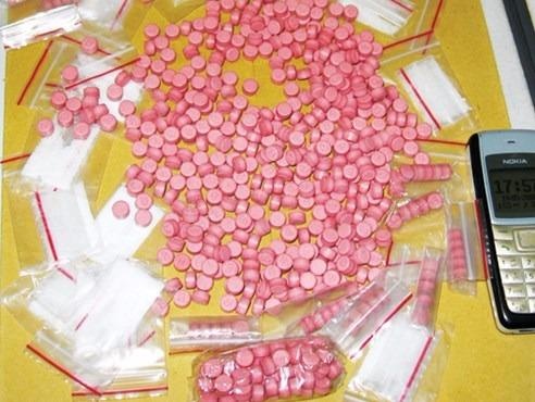 Vi sao gioi tre de nghien ma tuy tong hop? hinh anh