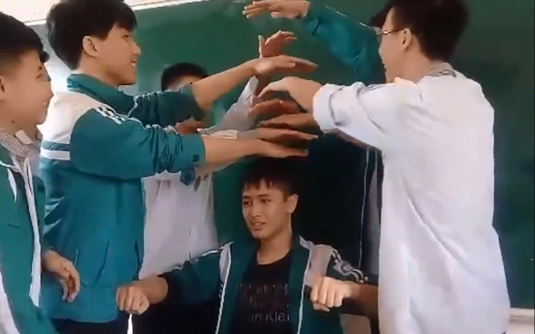 Gioi tre Viet trai nghiem trao luu Finger Lift Challenge hinh anh