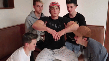 Vi sao nang nguoi bang ngon tay tro thanh con sot tren mang? hinh anh