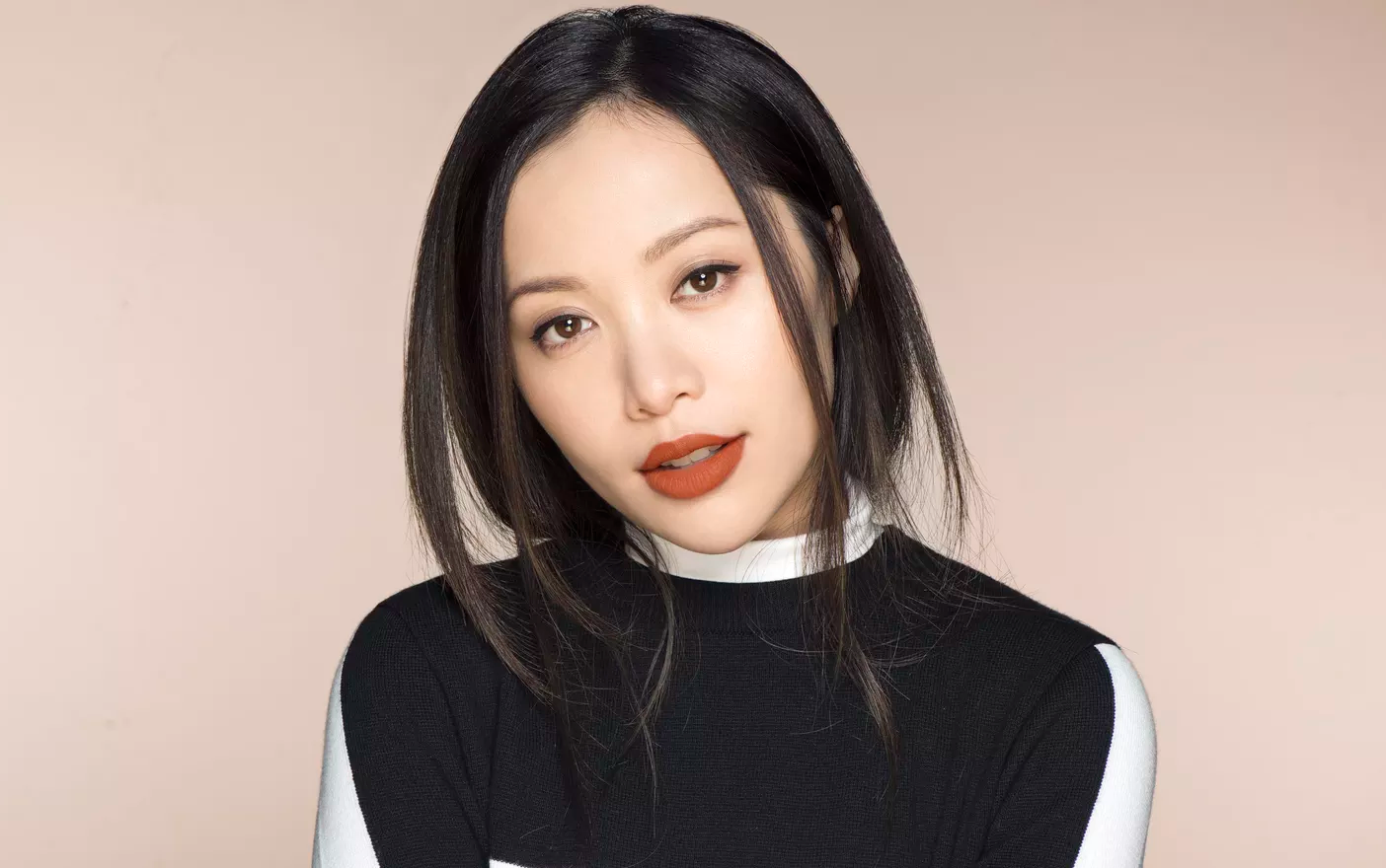 Michelle Phan bi tram cam, xin loi fan khi bo dung mang xa hoi hinh anh