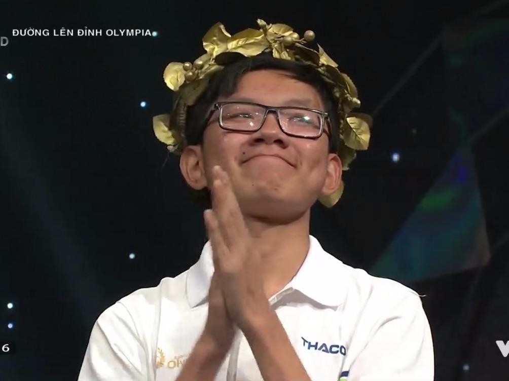 Nam sinh cang choi cang hay tai cuoc thi thang Olympia hinh anh