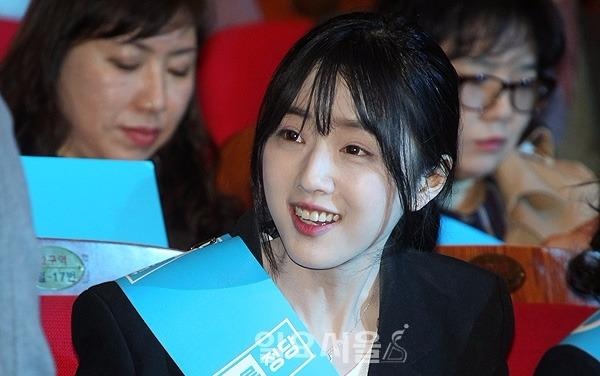 Nhan sac cua con gai ung vien tong thong Han Quoc hinh anh