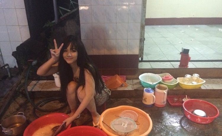 hot girl rua bat len bao Han anh 1
