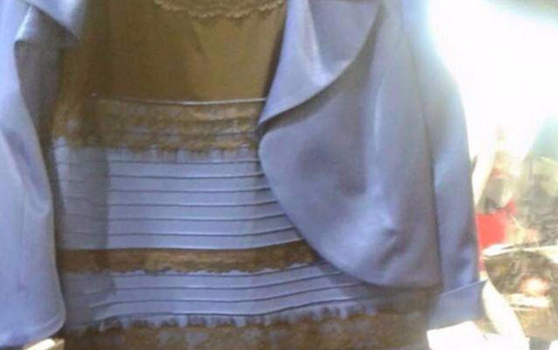 Nguoi tre tranh cai ve mau sac cua chiec vay hinh anh