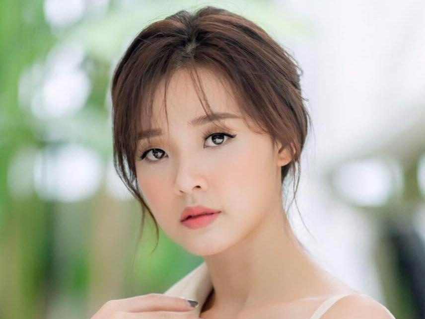 Midu gay tranh cai nhat hien nay khi lam tro giang o Hutech hinh anh