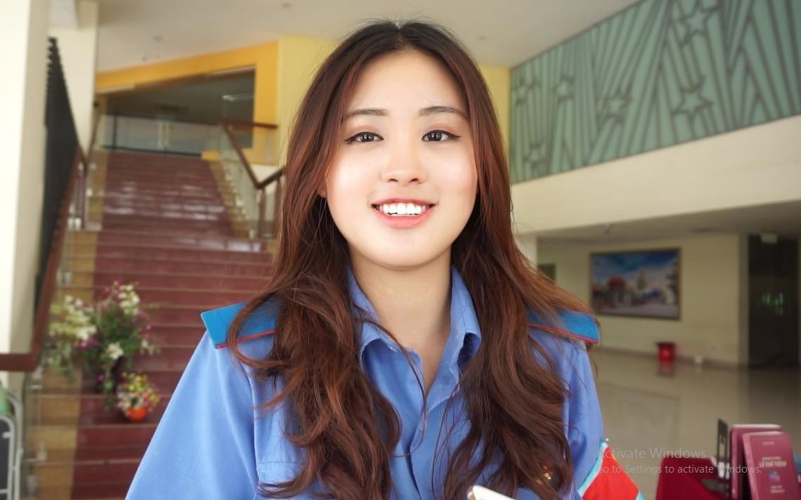 Sinh vien canh sat hao hung tham gia ngay hoi doc sach hinh anh