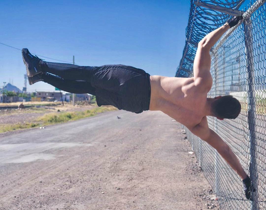 chàng thu ngân đẹp trai nhất thế giới ảnh 5 chang thu ngan dep trai nhat the gioi anh 5