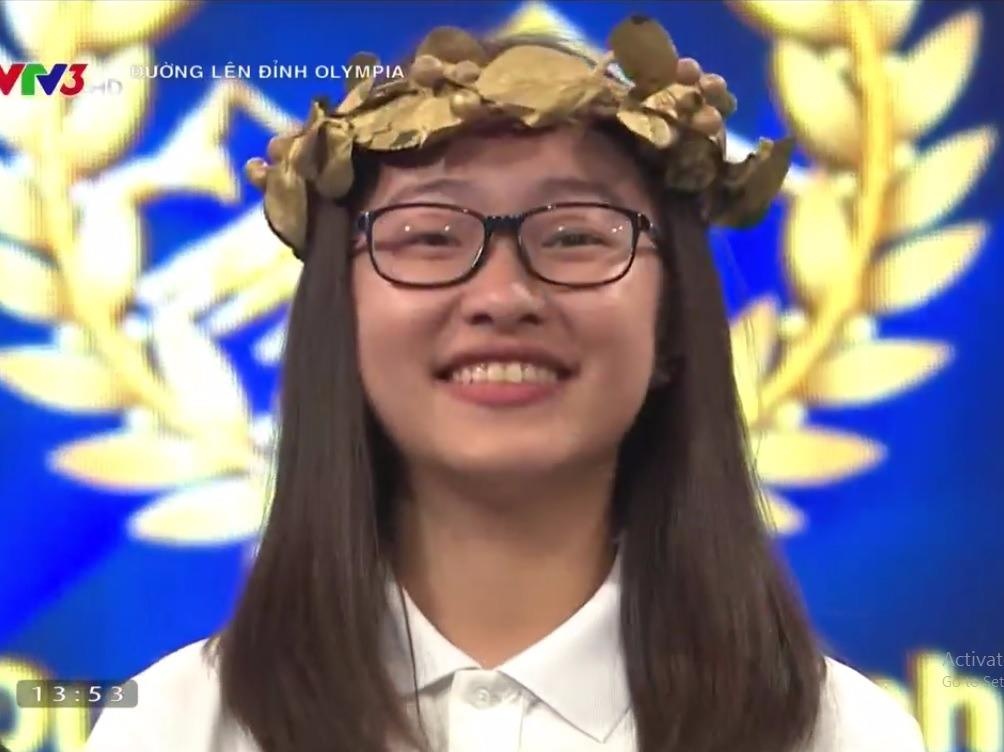Nu sinh xuc dong khi loi nguoc dong cuoc thi thang Olympia hinh anh