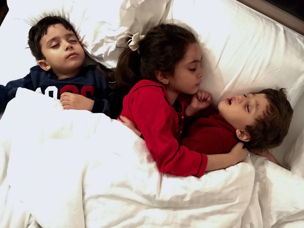 be 8 tuoi keu cuu o Aleppo anh 2