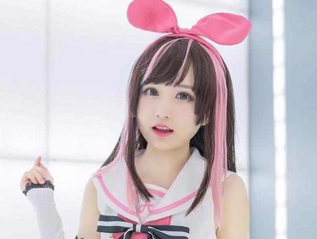 Cosplayer noi tieng 'dan mat' dan mang Viet gay roi tren Facebook hinh anh