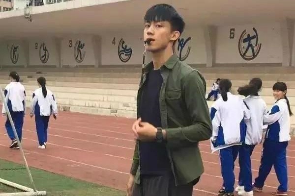 thay co giao noi tieng tren mang xa hoi anh 7