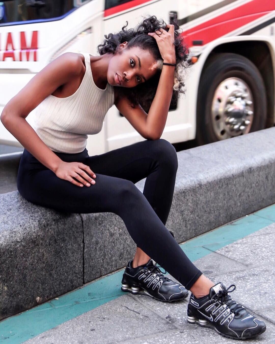 vuot qua mac cam tro thanh nguoi mau noi tieng anh 8