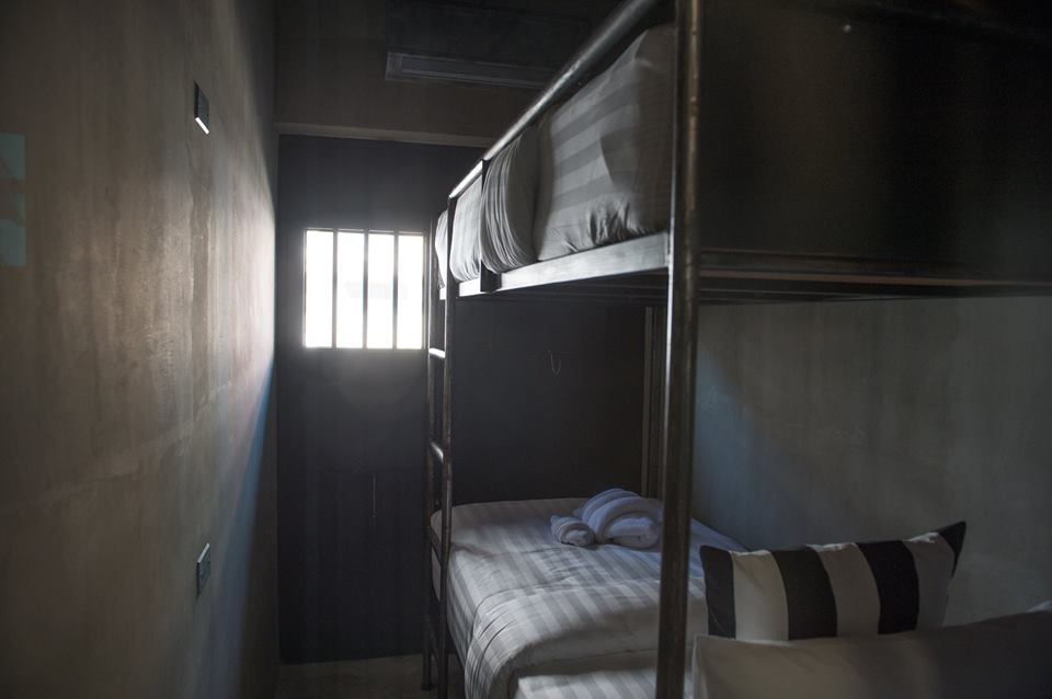 khach san thiet ke nhu nha tu anh 5