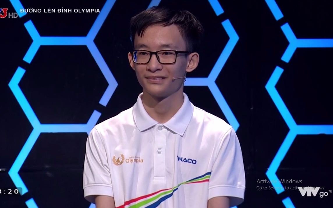 Huy Hoang chon goi cau hoi 60 diem o phan thi Ve dich hinh anh