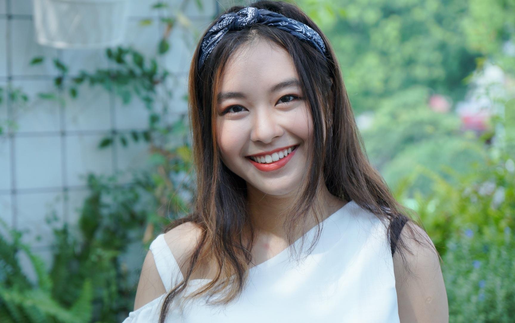 9X xinh dep dong MV cung My Tam, gioi 2 ngoai ngu, rat thich choi game hinh anh