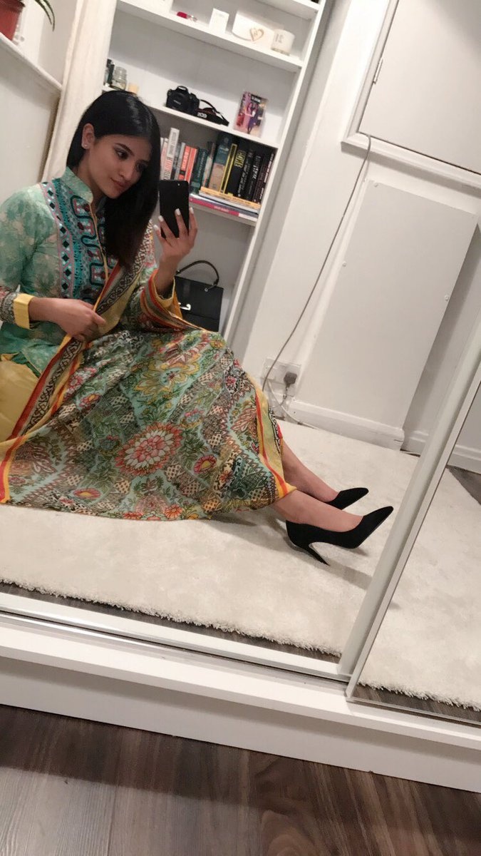 co gai dang anh mat bi tat axit anh 2