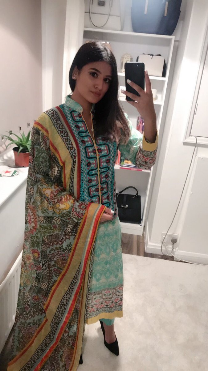 co gai dang anh mat bi tat axit anh 1