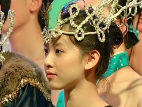 Anh thoi di hoc xinh dep chua tung cong bo cua 'hot girl tra sua' hinh anh