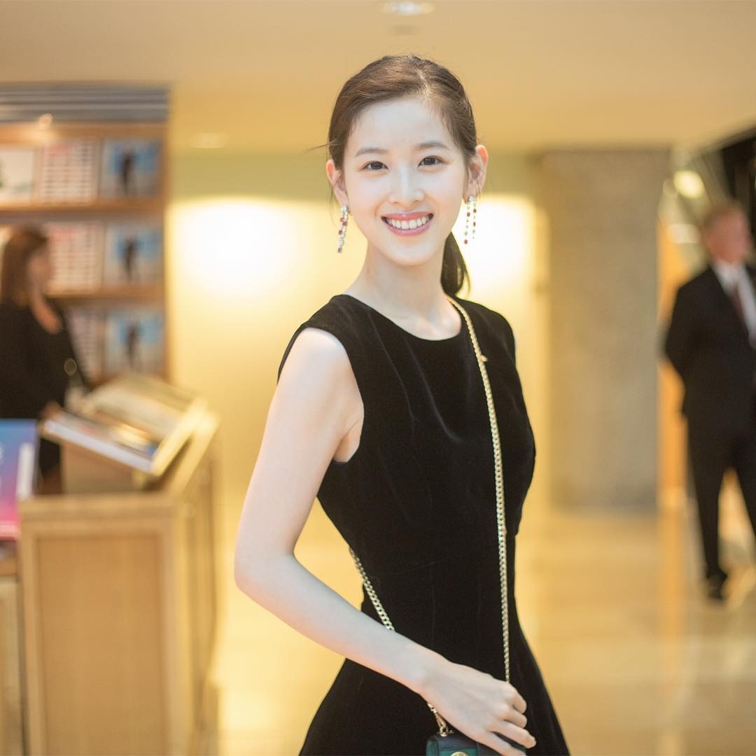 hot girl trà sữa ảnh 8 hot girl tra sua anh 8