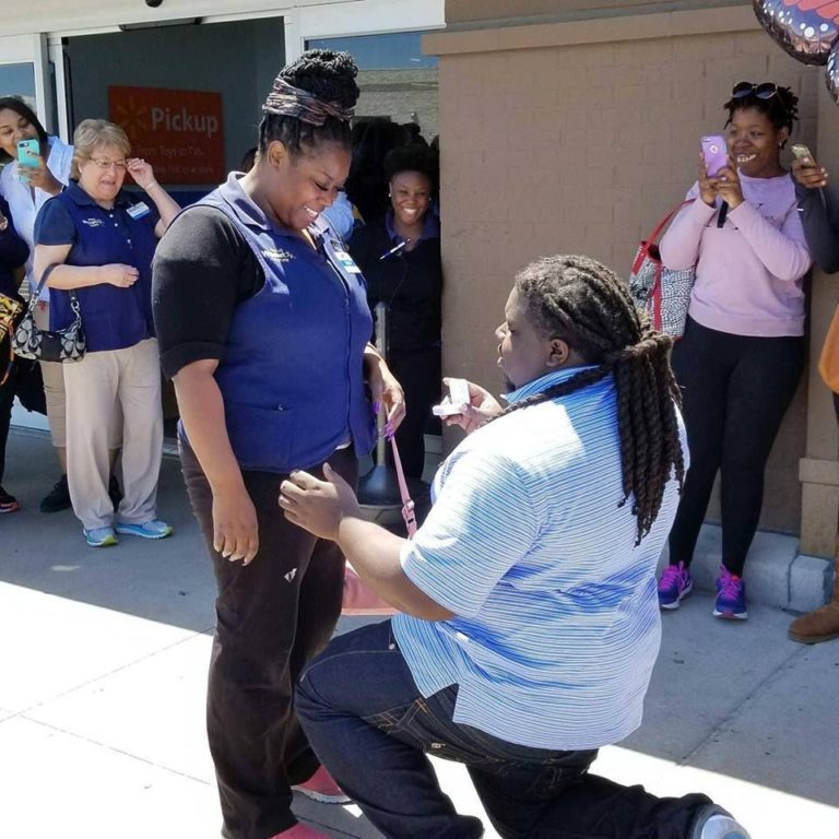 nguoi phu nu bi che gieu vi ham rang xau xi anh 1