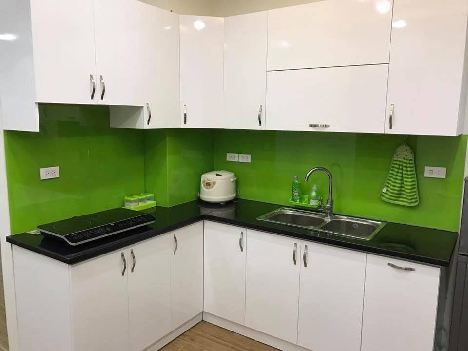 thay giao trang tri nha toan mau xanh anh 1