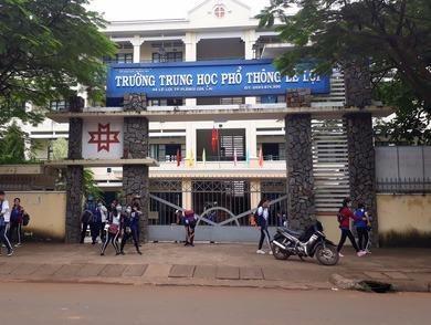 Hoc sinh dong loat ky don xin... khong hoc them hinh anh