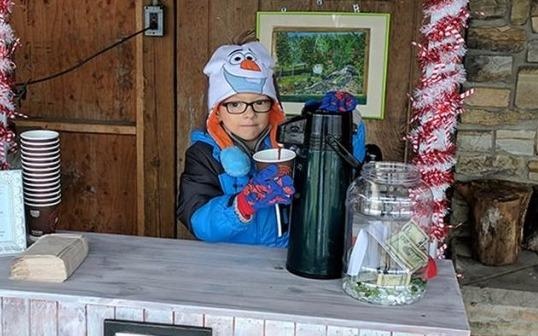 Matthew quyen gop duoc 6.800 USD cho tre em ung thu hinh anh