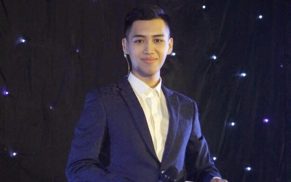 Nam vuong VNU 2016 tham gia cuoc thi MC hinh anh