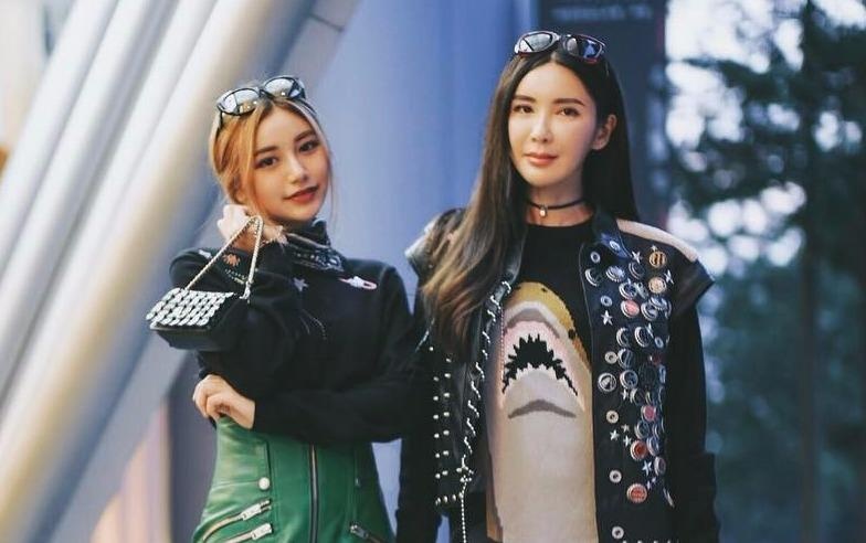 Calista Cuaca chup hinh mau voi me Jamie Chua hinh anh