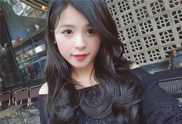 nữ cổ động viên trận Việt Nam Afghanistan ảnh 5 nu co dong vien tran Viet Nam Afghanistan anh 5