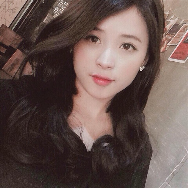 nữ cổ động viên trận Việt Nam Afghanistan ảnh 6 nu co dong vien tran Viet Nam Afghanistan anh 6