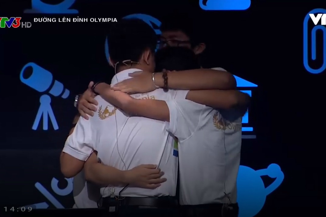 duong len dinh Olympia anh 2