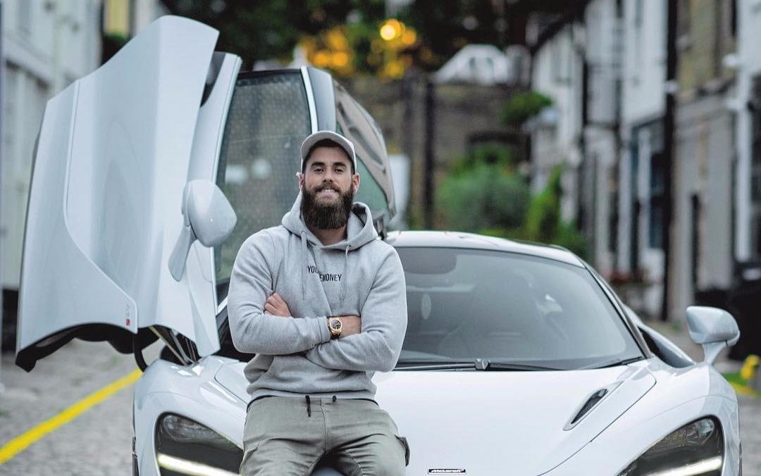 8X kiem chuc nghin do nho lai thu sieu xe va song ao tren mang hinh anh