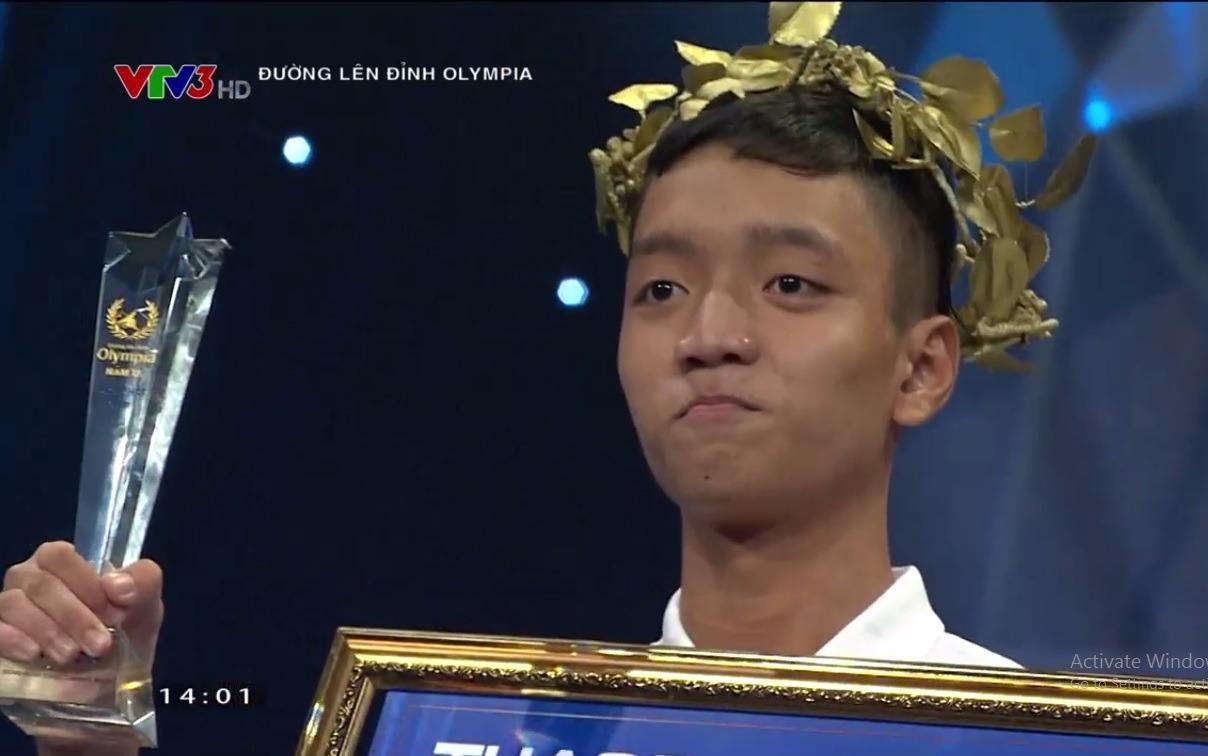 Nam sinh Quoc hoc Hue cang choi cang hay o cuoc thi tuan Olympia hinh anh