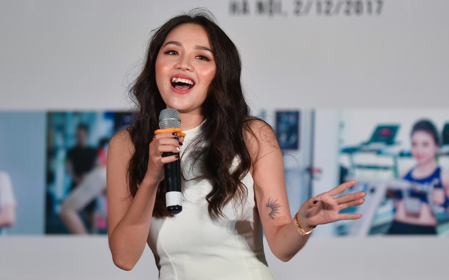 Ngoc Linh tu tin the hien kha nang ca hat hinh anh