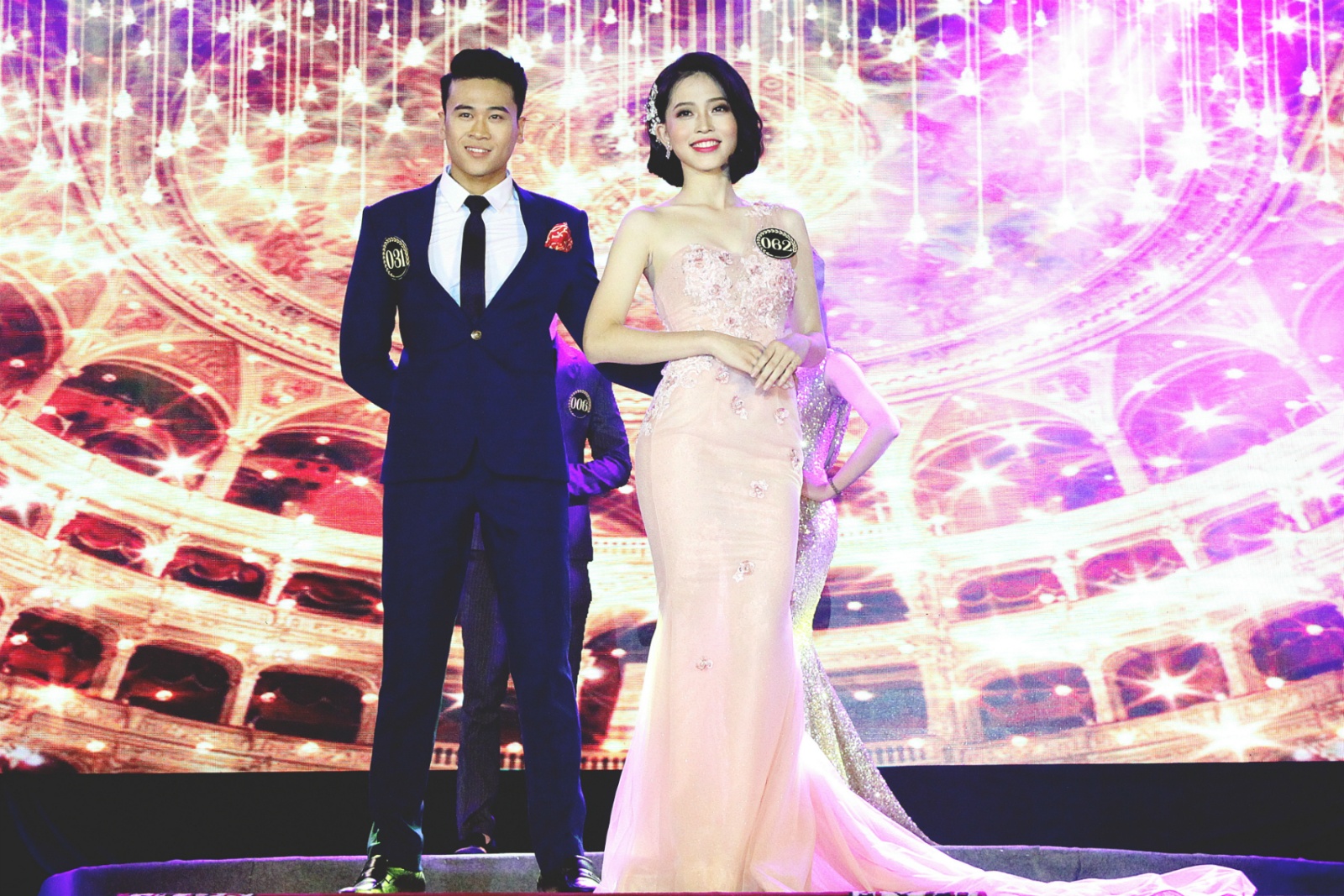 hoa khoi dai hoc kinh te quoc dan anh 1