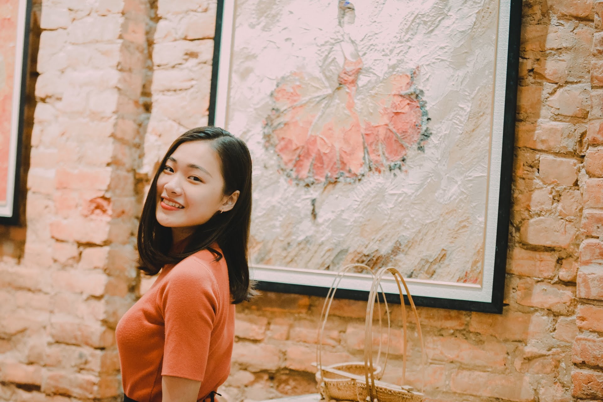 nữ sinh đọc tham luận tại ĐH Đoàn toàn quốc XI ảnh 1 nu sinh doc tham luan tai DH Doan toan quoc XI anh 1