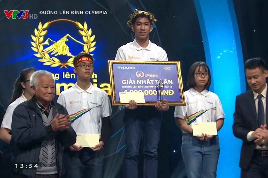 duong len dinh Olympia anh 1