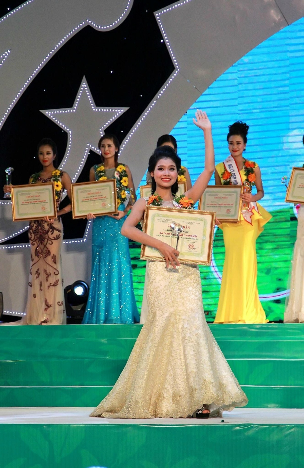 nu sinh DH Y duoc Thai Nguyen anh 3