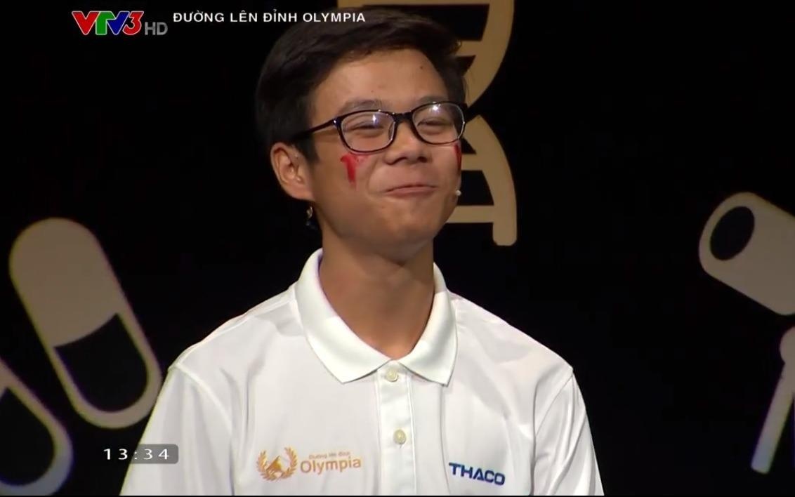 Duc Thanh tra loi dung 2/3 cau hoi Ve dich hinh anh