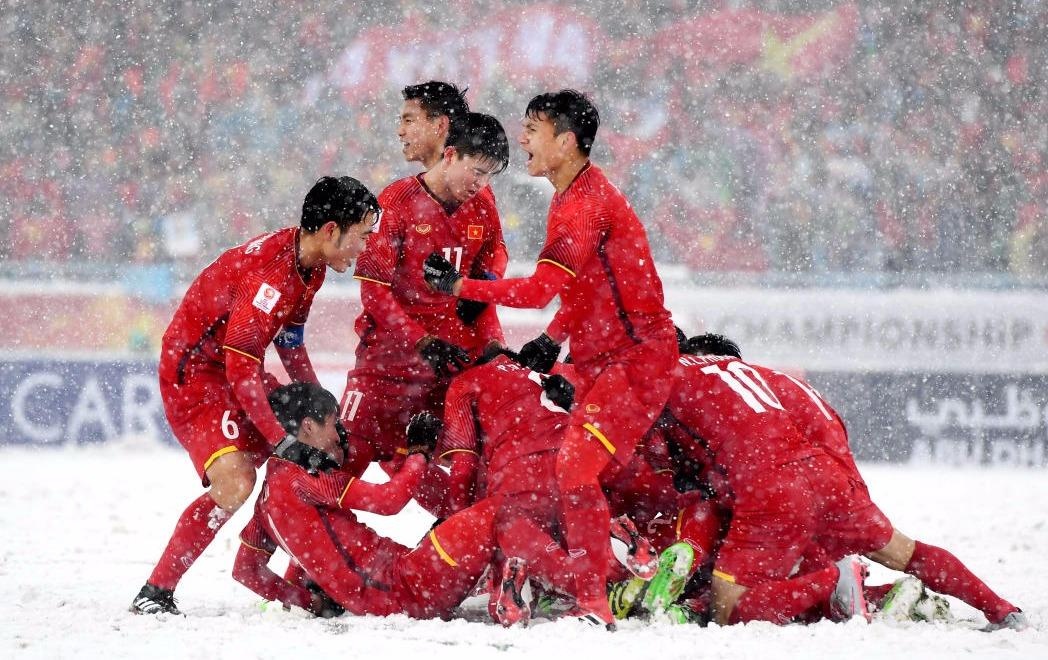 'Khong co chuyen ca si Nhat Ban hat tang doi U23 Viet Nam' hinh anh