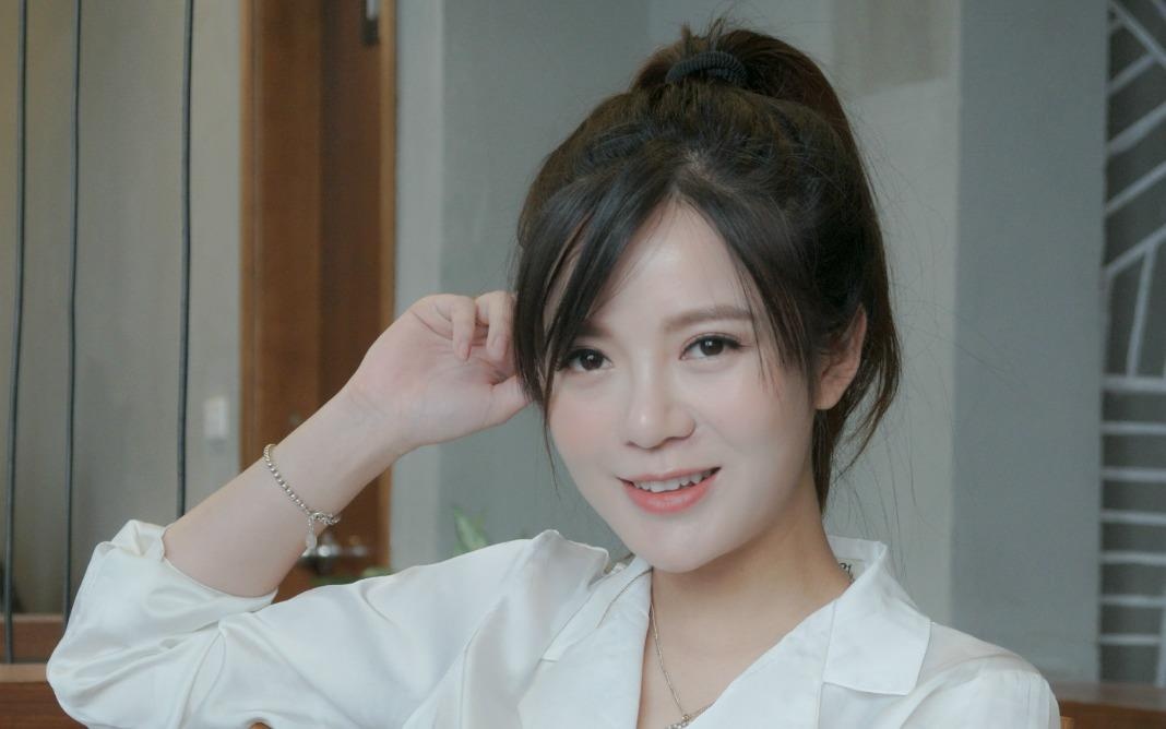 Hot girl Tu Linh: 'Thich dan ong mat goc canh, mui cao, dang dep' hinh anh