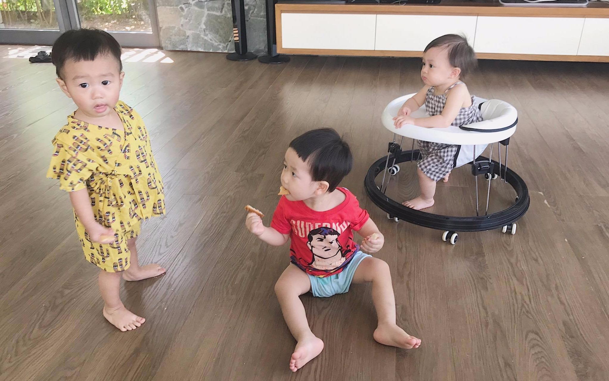 Khoanh khac dang yeu cua 3 em be hot nhat mang xa hoi hinh anh