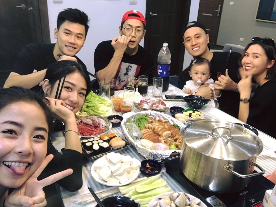 3 gia dinh bim sua hot nhat mang xa hoi anh 9