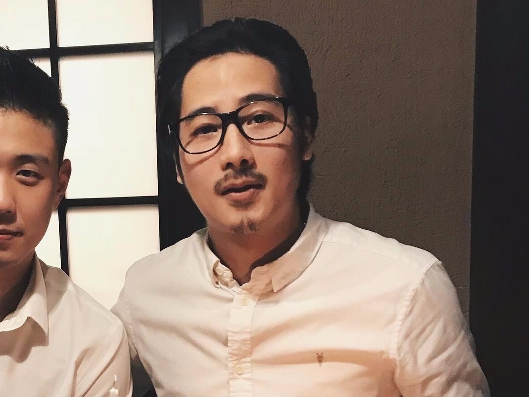 Dien mao ngay ay va bay gio cua dan vlogger Viet doi dau hinh anh