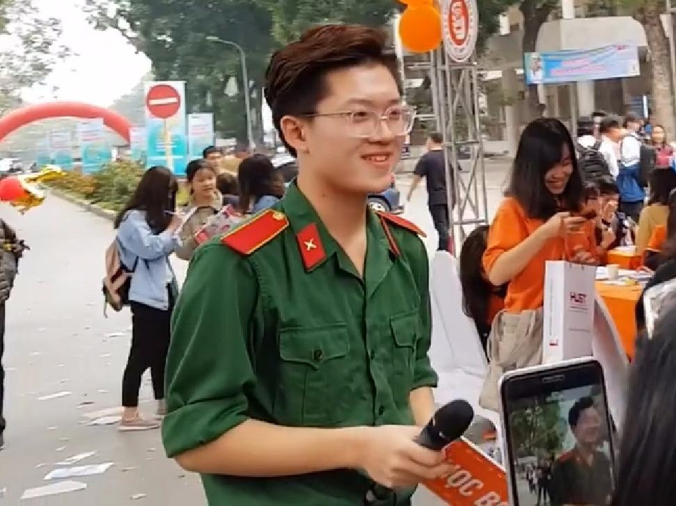 10X Quang Ninh duoc hoi chi em 'san lung' vi dien trai, hat hay hinh anh