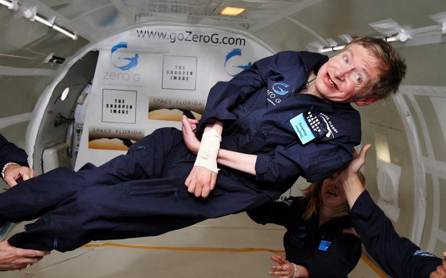 Nghi luc song phi thuong cua Stephen Hawking dang de nguoi tre hoc hoi hinh anh