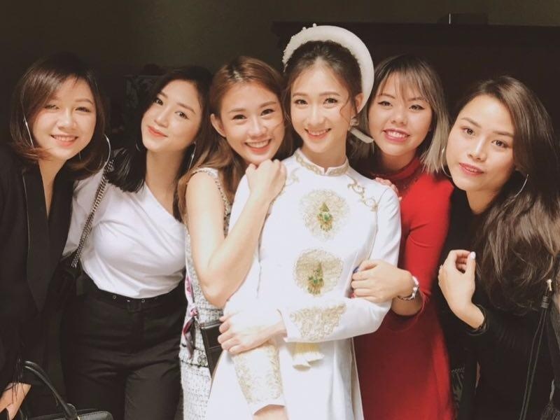 Ngoc Thao tinh tu ben ban trai tin don trong le an hoi JustaTee hinh anh
